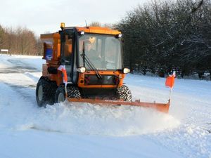 Multihog Heavy Duty snow plough has hydraulic lift, tilt and angle . 
This 2400mm blade can swivel 30 degrees to each side.
It is also spring loaded and comes complete with nylon wear strip. Note size of plough = 2100mm when angled to 30 degrees
